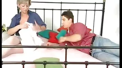 Ο καθηγητής ολοκλήρωσε ολόκληρο το πρόσωπο ενός τσοντεσ ελληνικεσ μαθητή