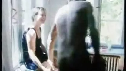 Η ασιατική φοιτητής είναι elinikes palies tsontes γεμάτος δάσκαλος, ενώ οι συμμαθητές της γράφουν ανάθεση