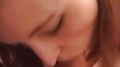 Η Nicole ελληνικεσ επαγγελματικεσ τσοντεσ έβγαλε σύντομα σορτς και άρχισε να τσαλακώνει τον κόλπο