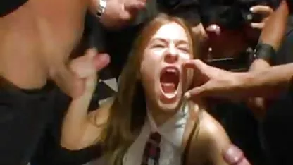 Blonde σφυρηλάτηση ελληνικεσ τσοντεσ video κώλο με το χέρι της