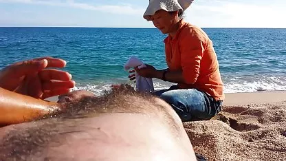 Πρωλαστική πρόπτωση ενός νεαρού κοριτσιού μετά τον ελληνικεσ ταινιεσ τσοντεσ αυνανισμό με ένα μεγάλο δονητή