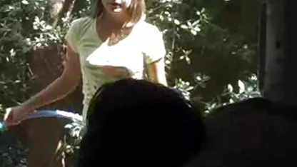 Ο γαμπρός έδωσε τη νύφη να πιπιλίζουν και στη ελληνικεσ τσοντεσ σιρινα συνέχεια να fucked μουνί